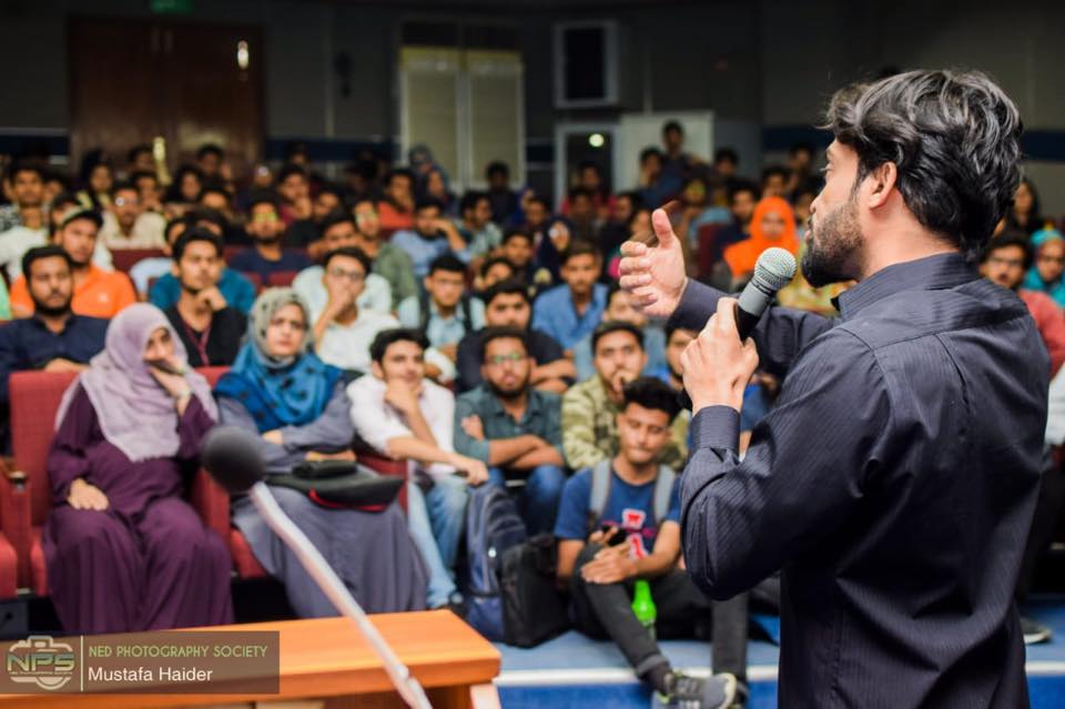 waqar zaka