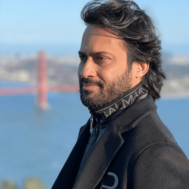 Waqar Zaka social media