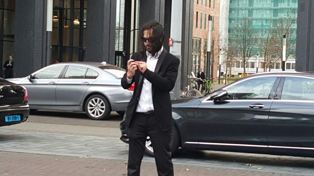 Waqar Zaka Pakistan trader